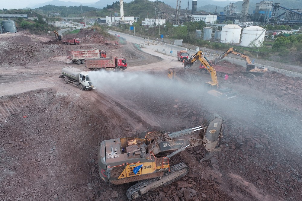 不停工、不斷檔，假期建設(shè)忙！